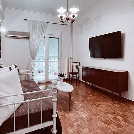 אתונה Vintage 2-Bedroom Apt In The Heart Of The City מראה חיצוני תמונה