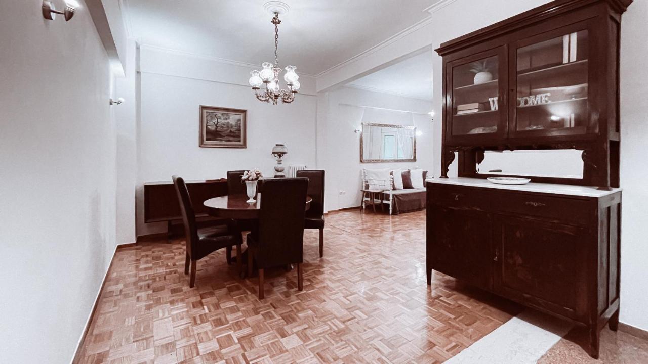 אתונה Vintage 2-Bedroom Apt In The Heart Of The City מראה חיצוני תמונה