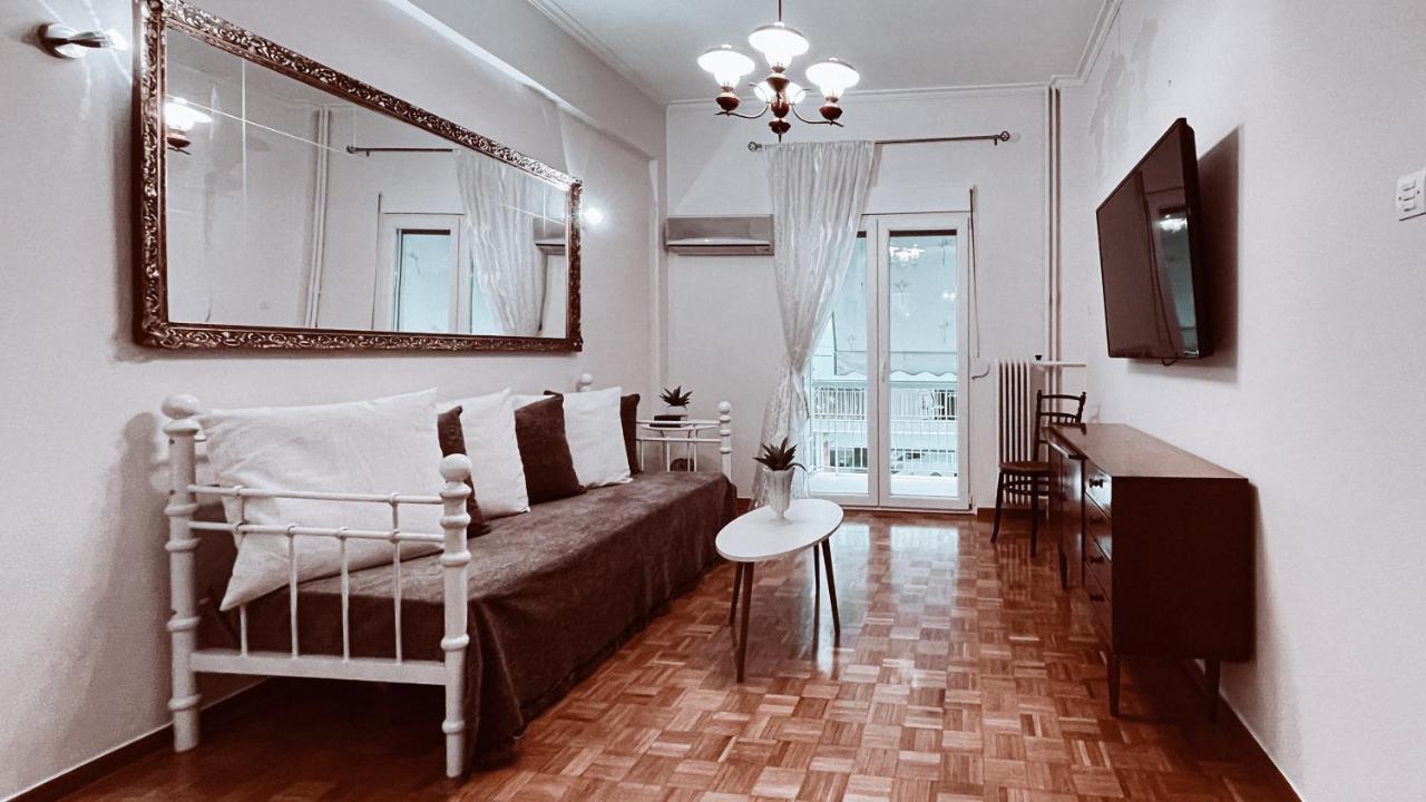 אתונה Vintage 2-Bedroom Apt In The Heart Of The City מראה חיצוני תמונה