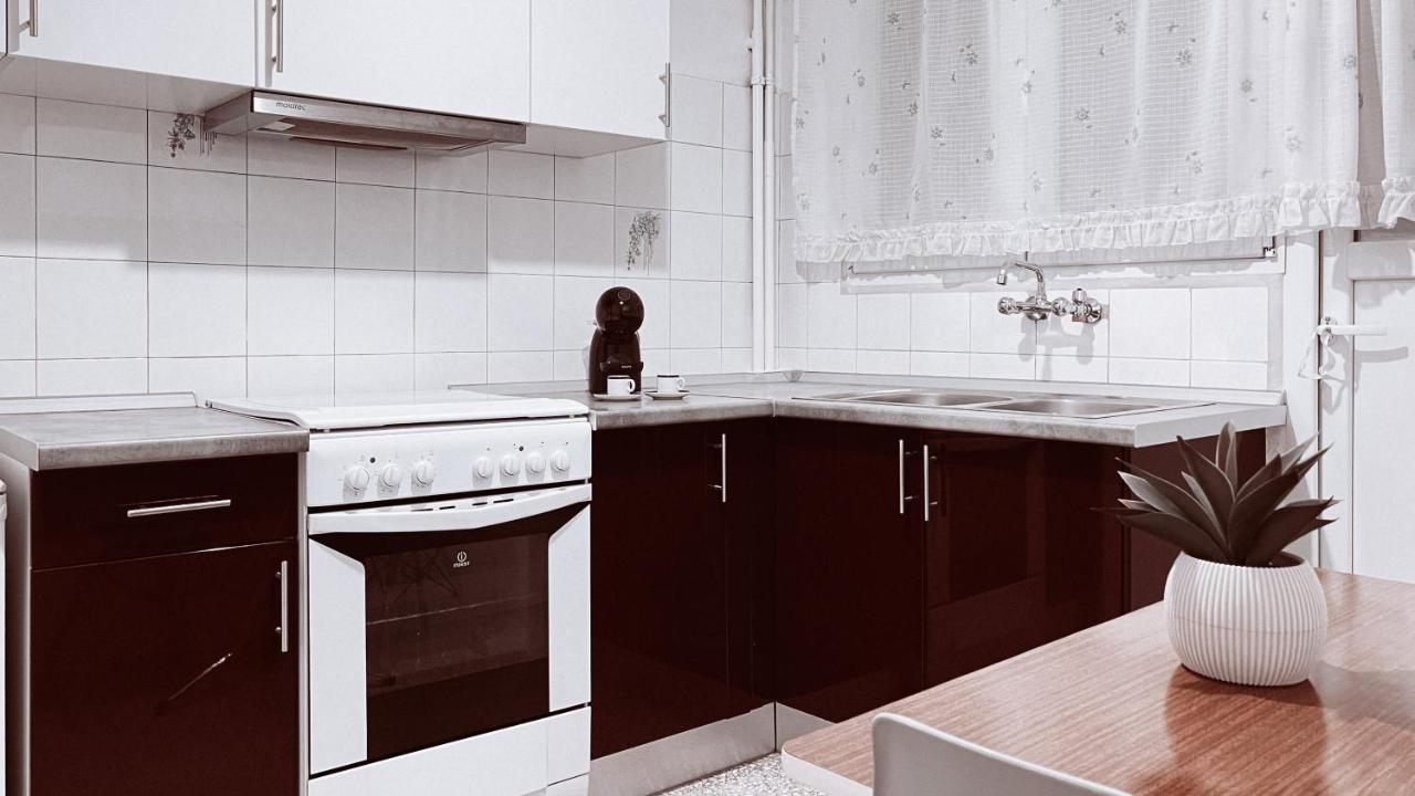 אתונה Vintage 2-Bedroom Apt In The Heart Of The City מראה חיצוני תמונה