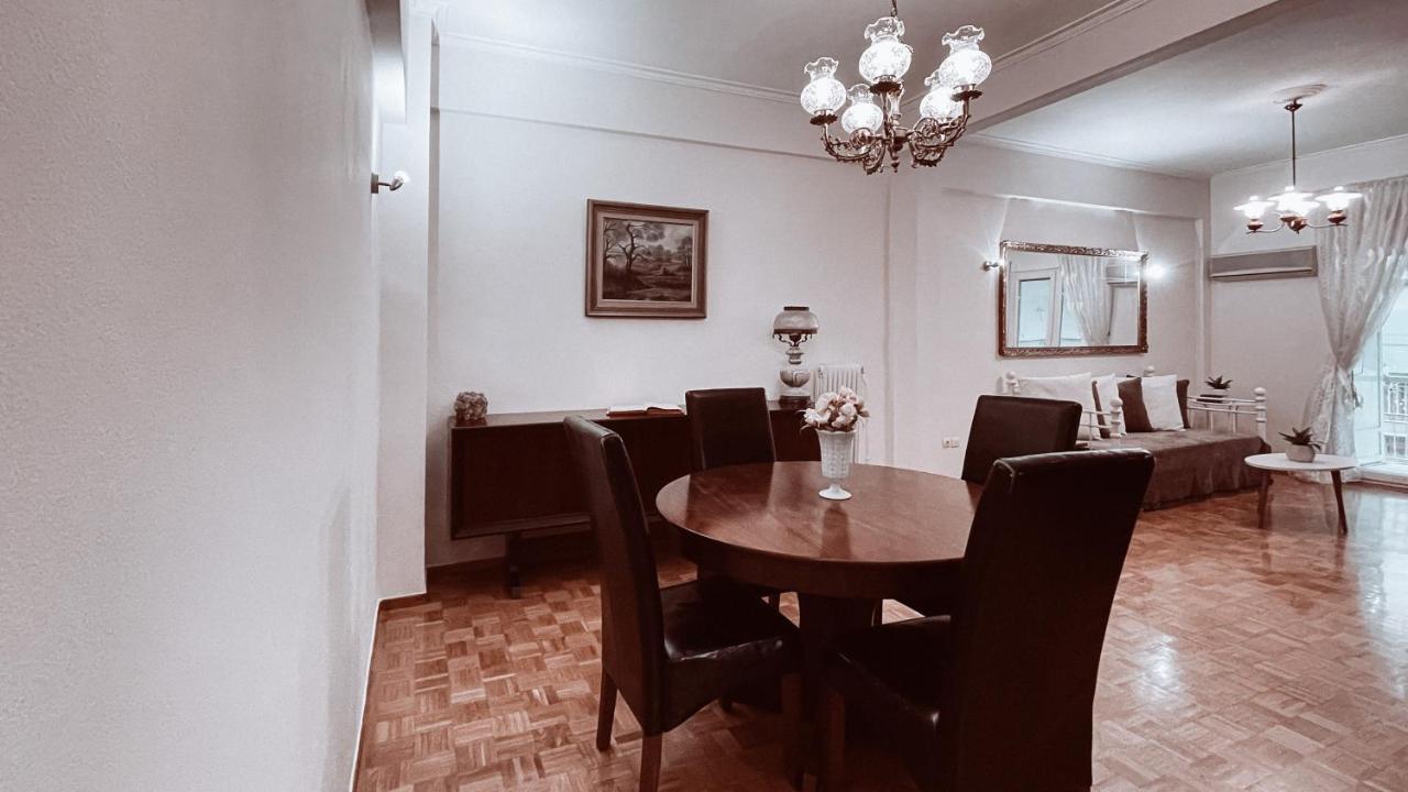 אתונה Vintage 2-Bedroom Apt In The Heart Of The City מראה חיצוני תמונה